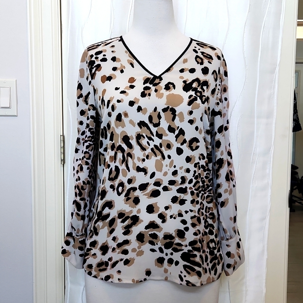 Chico's Animal Print V-Neck Long Sleeve Top